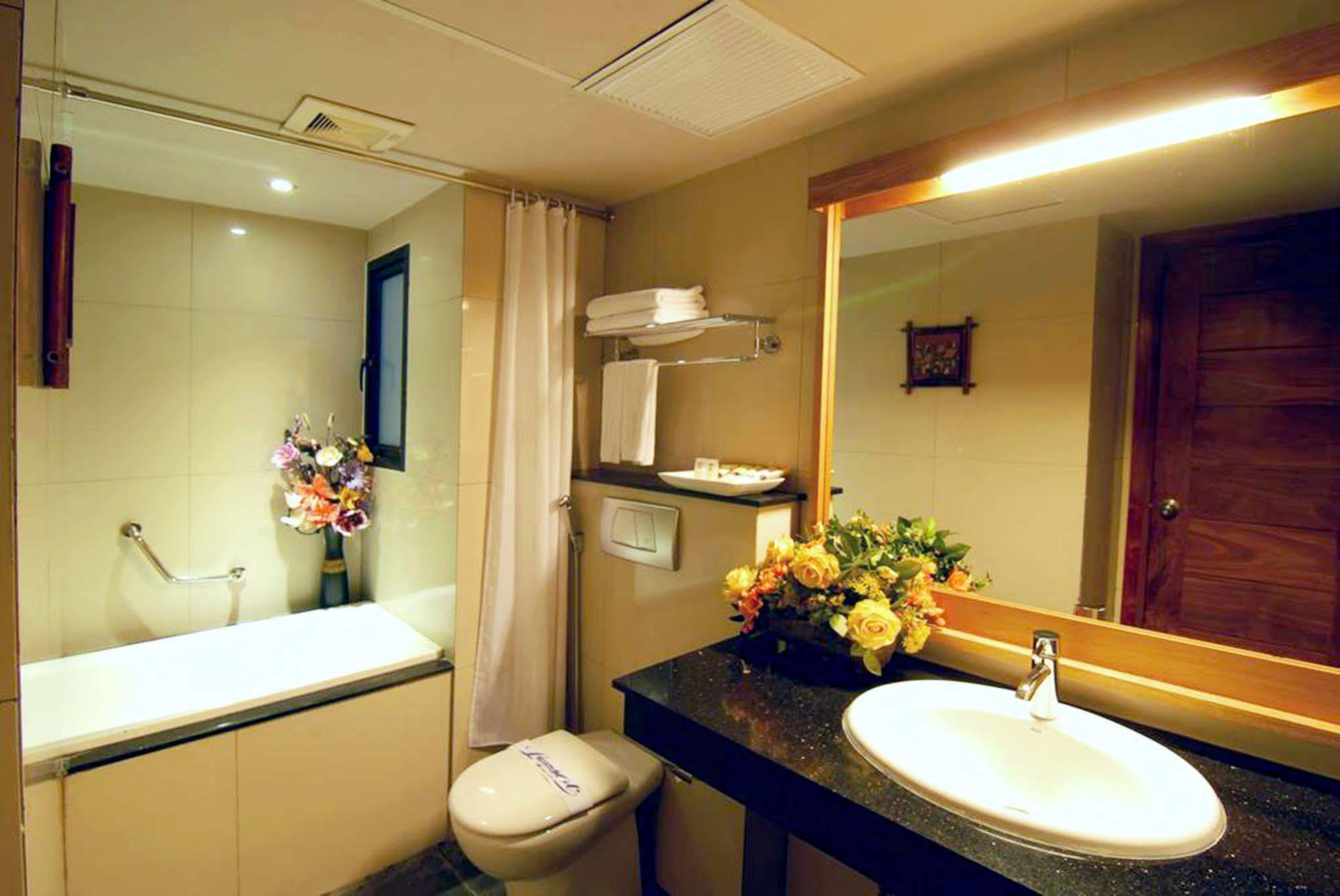 Hanoi Eternity Hotel מראה חיצוני תמונה