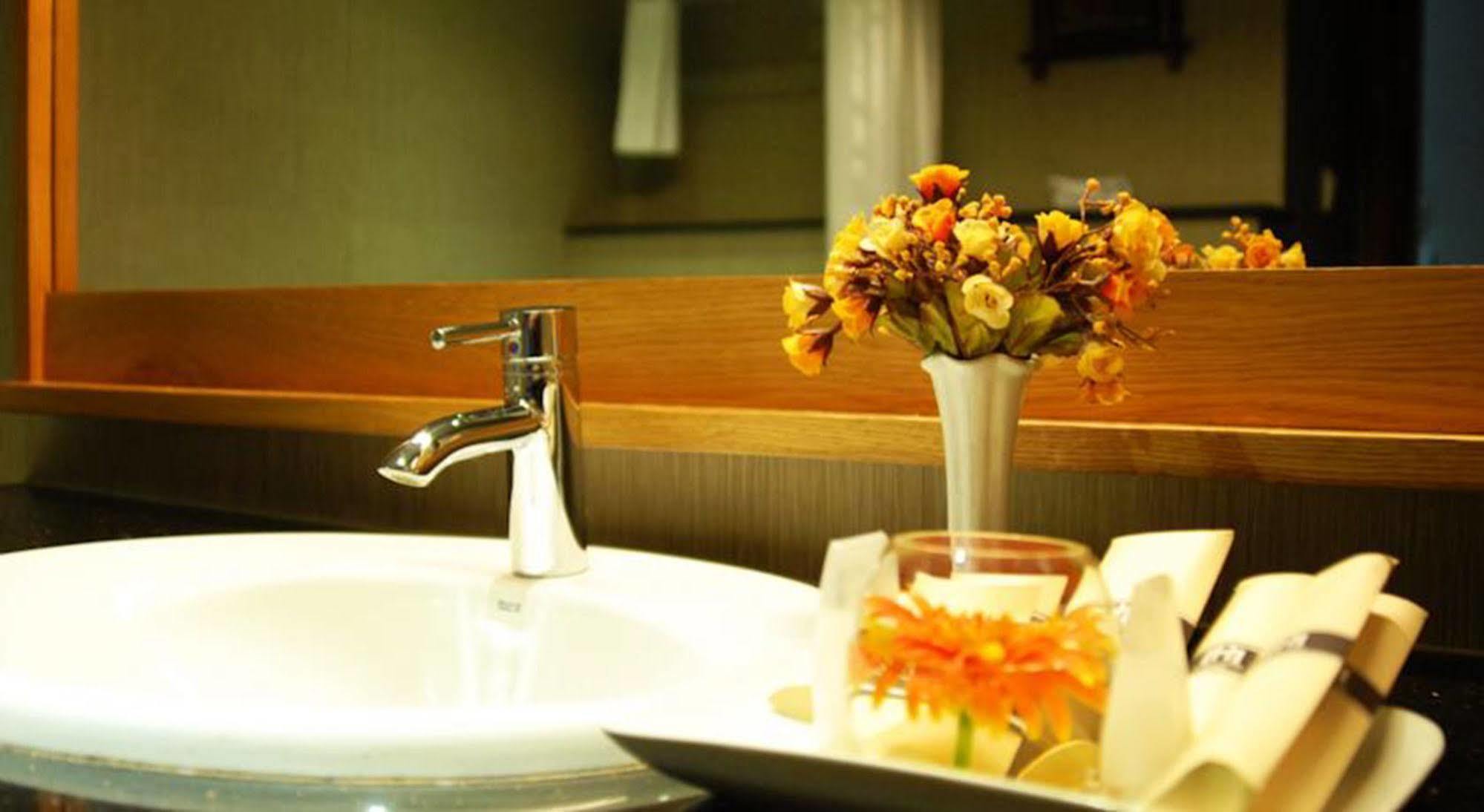 Hanoi Eternity Hotel מראה חיצוני תמונה